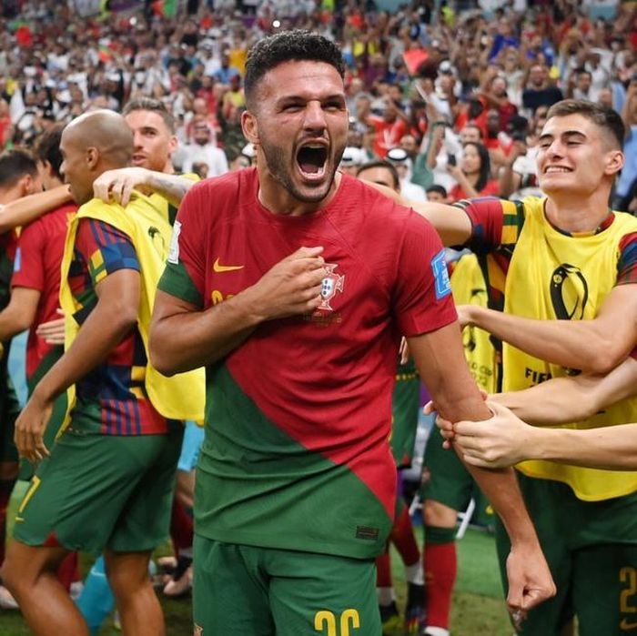 Goncalo Ramos thay Ronaldo lập hat-trick ở trận vòng 16 đội