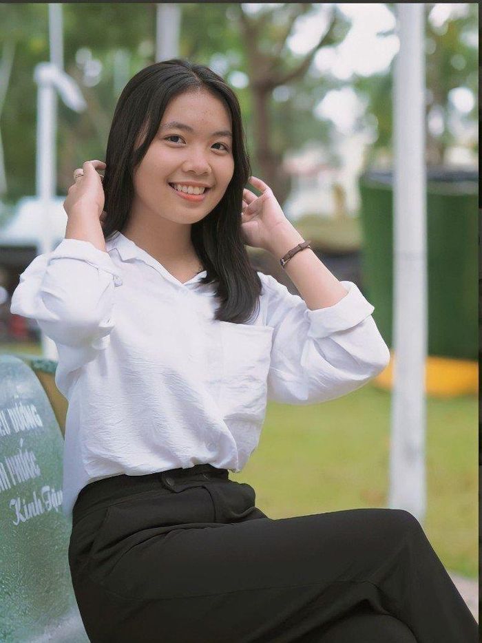 Em Lê Thanh Huyền, học sinh Trường THPT Hòa Minh.