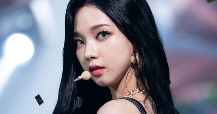 Karina aespa cũng được chú ý với kiểu gương mặt này