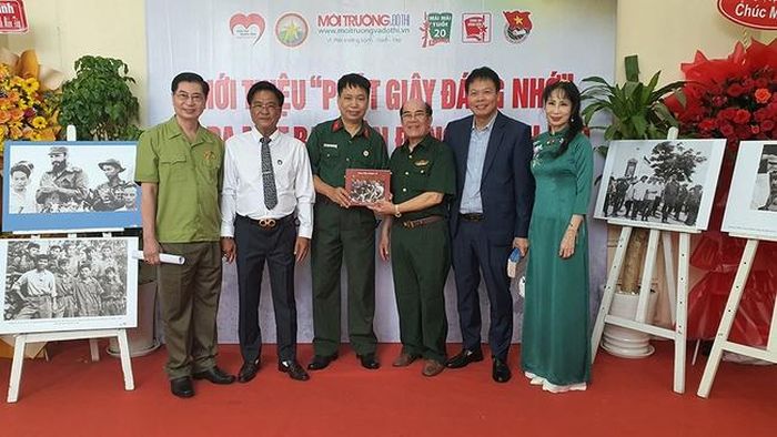 BTC sách ảnh tư liệu chiến trường Quảng Trị "Phút giây đáng nhớ" và Ban vận động thành lập CLB "Trái tim người lính Miền Tây"