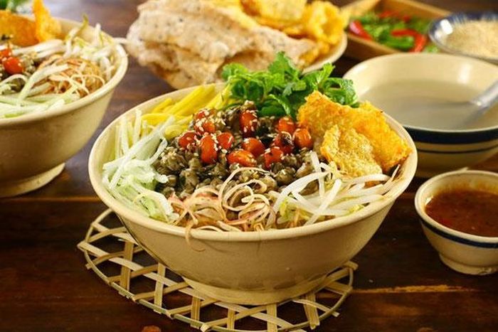 Bún hến- đặc sản nức tiếng đất cố đô