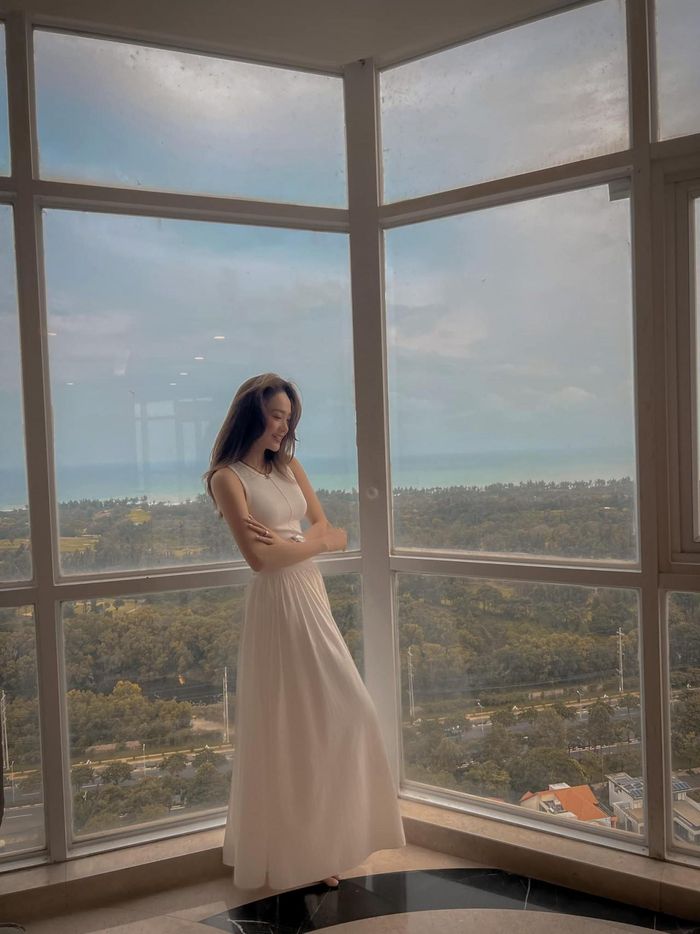 Minh Hằng ngọt ngào và cực kỳ quyến rũ.