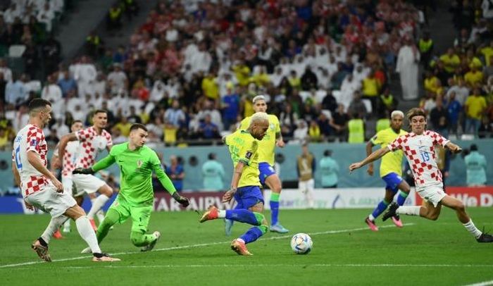 Neymar mỏ tỉ số cho Brazil trong thời gian thi đấu hiệp phụ thứ nhất.