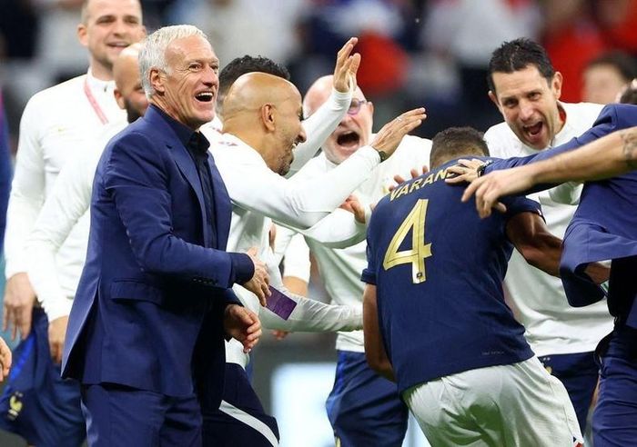 Với chiến thắng trước "Tam sư", đội bóng của huấn luyện viên Didier Deschamps đã tiến gần thêm 1 bước tới mục tiêu bảo vệ thành công danh hiệu vô địch World Cup. (Ảnh: Reuters)