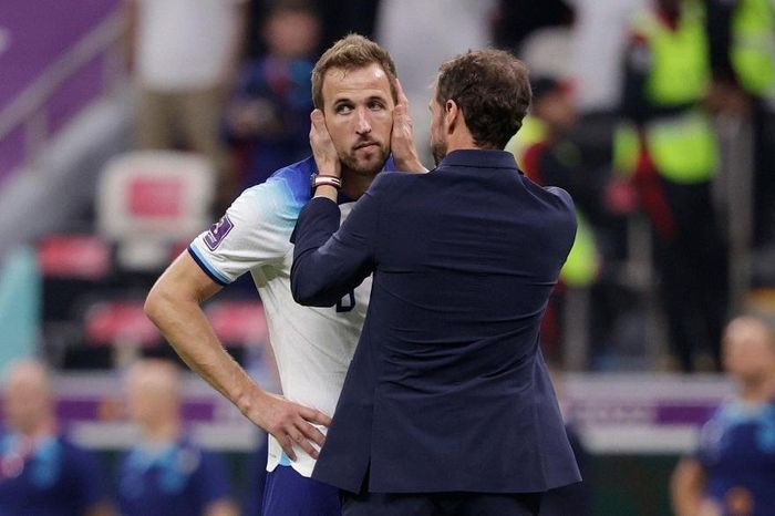 Harry Kane buồn bã sau thất bại. Ảnh: Getty