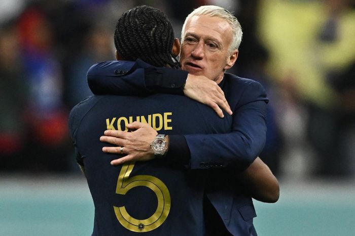 Thầy trò Deschamps có cơ hội tái hiện thành tích của Brazil năm 1962