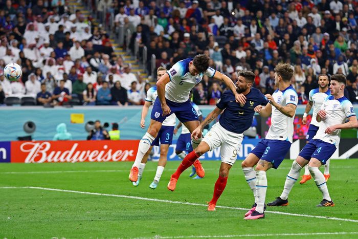 Giroud là ngôi sao trong vòng cấm