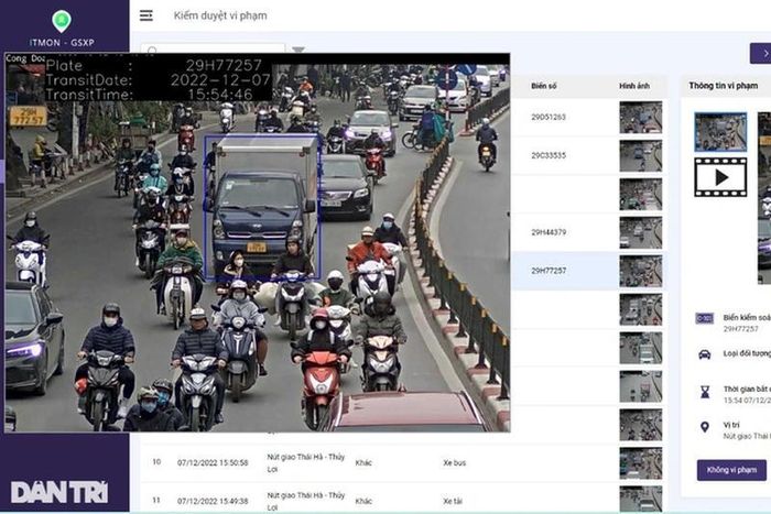 Hình ảnh các xe quá khổ bị camera thông minh phát hiện, đưa ra cảnh báo.