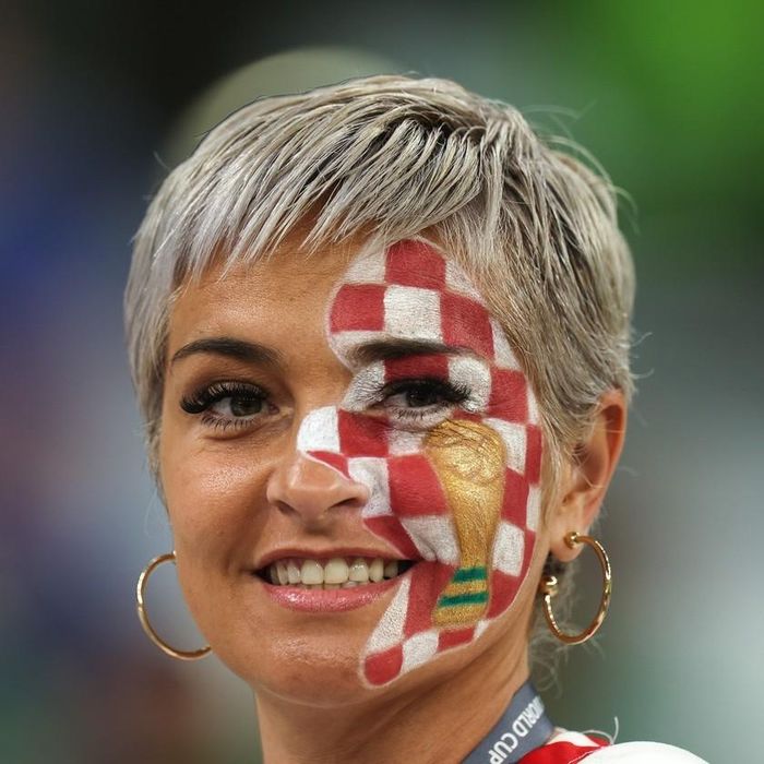 Croatia đã vào đến bán kết, cổ động viên họ tin tưởng Luka và đồng đội sẽ làm nên kỳ tích cho đất nước.