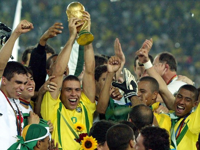 'Người ngoài hành tinh' Ronaldo tỏa sáng rực rỡ tại World Cup 2002, góp công lớn đưa Brazil lên ngôi