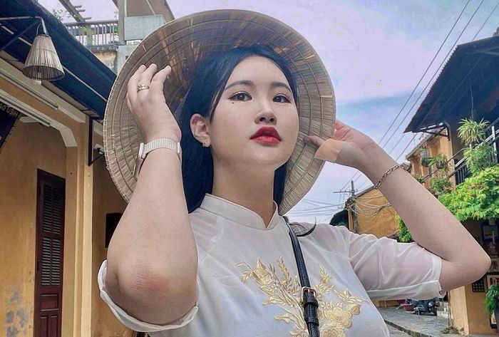 Hill chọn Hội An làm điểm đến cho chuyến du lịch Việt Nam đầu tiên. Ảnh: NVCC.