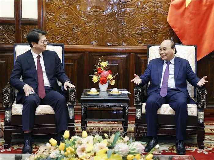 Chủ tịch nước Nguyễn Xuân Phúc tiếp ông Seong Ghi-hong, Chủ tịch, Giám đốc điều hành Hãng Thông tấn Yonhap của Hàn Quốc - Ảnh: TTXVN