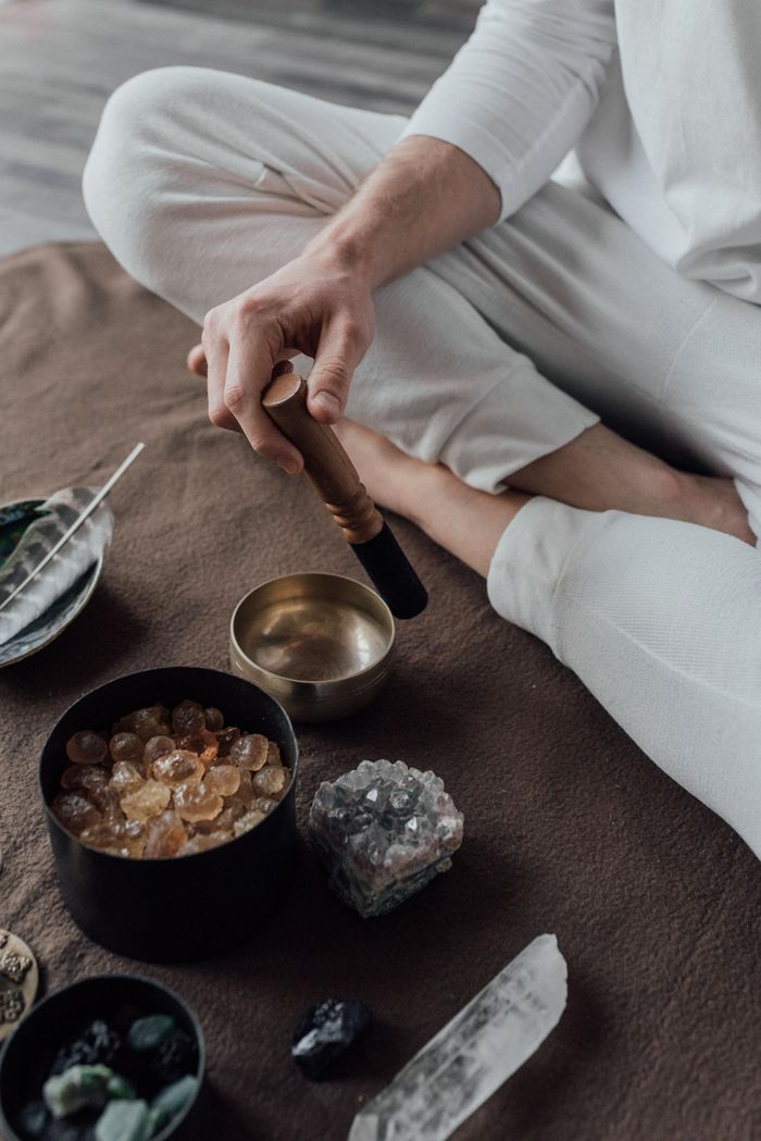 Bạn có thể lựa chọn nhiều phương pháp làm dịu cơn nóng giận và nỗi buồn. Ảnh: Arina KrasnikovaPexels.