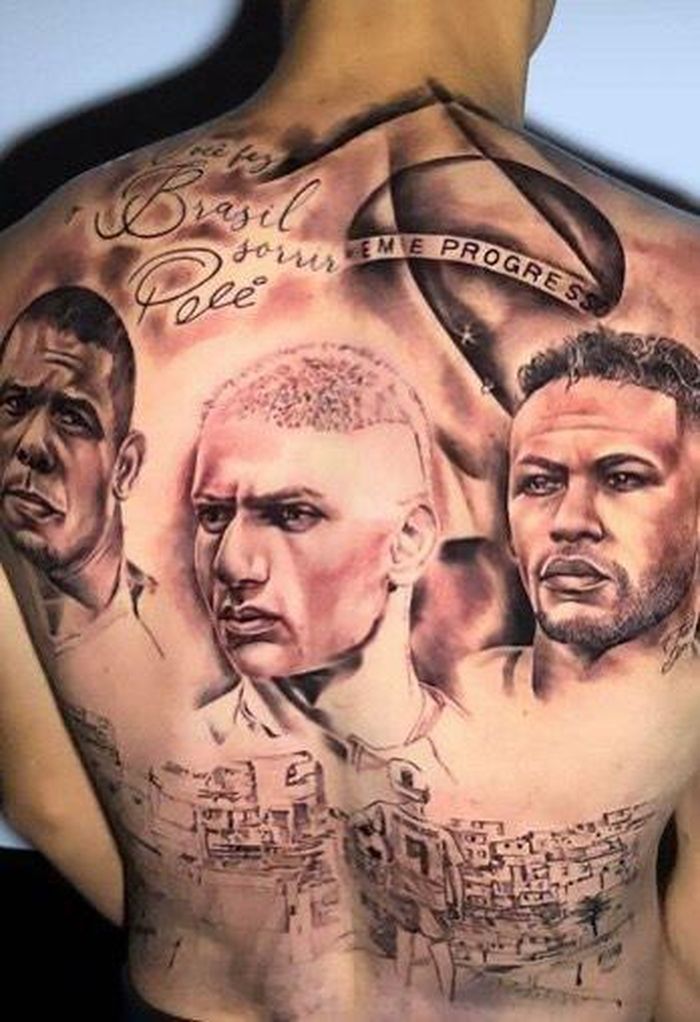 Tiền đạo Brazil Richarlison khoe hình xăm mới khổng lồ trên lưng. Ảnh: Instagram/Richarlison.