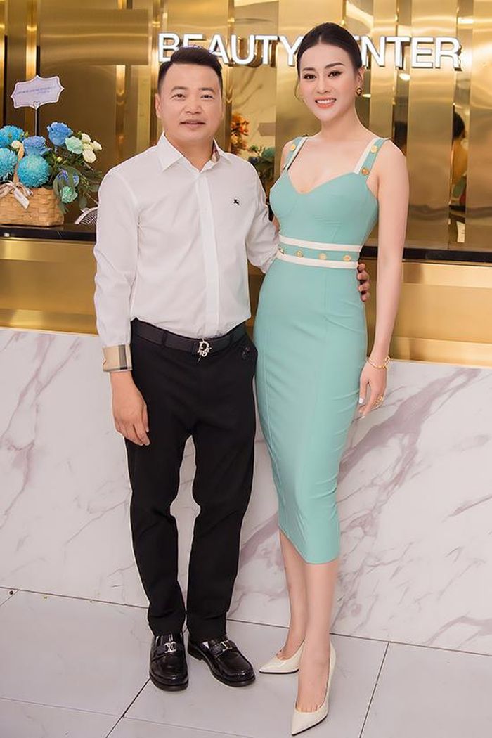 Phương Oanh- Shark Bình https://dulich.petrotimes.vn/