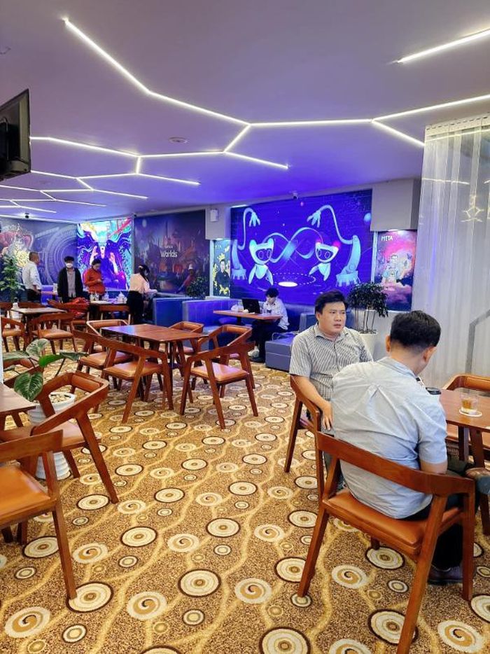 Không gian quán mang phong cách tương lai, Metaverse.