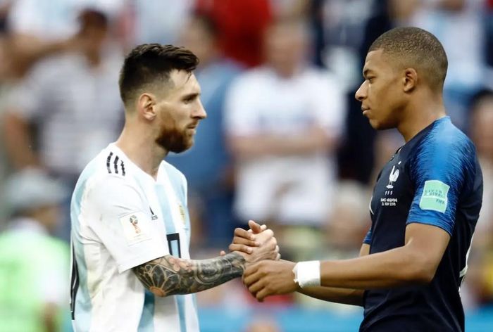 Mbappe và Messi trong cuộc đối đầu giữa Pháp và Argentina tại vòng 1/8 World Cup 2018. Nguồn: businessinsider.