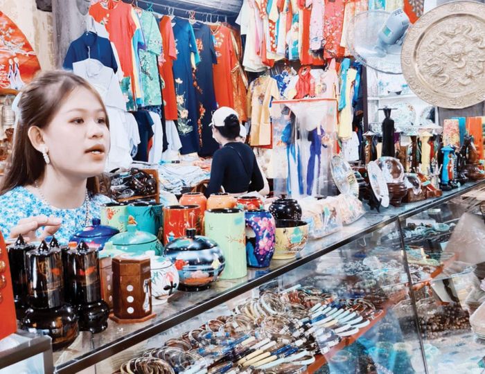 Xây dựng môi trường du lịch phải bắt đầu từ những nhân viên bán hàng phục vụ khách du lịch