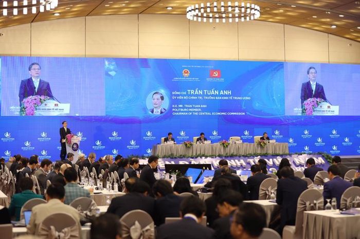 Ông Trần Tuấn Anh, Ủy viên Bộ Chính trị, Trưởng Ban Kinh tế Trung ương phát biểu tại Diễn đàn Kinh tế Việt Nam 2023.