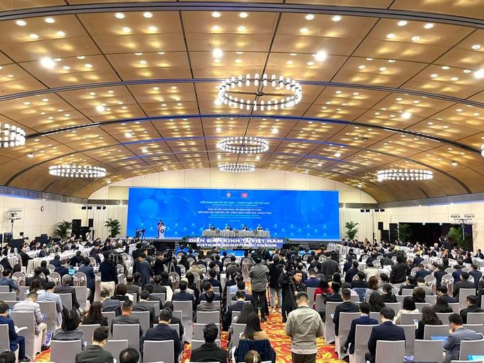 Diễn đàn kinh tế Việt Nam lần thứ 5 với chủ đề: "Kinh tế Việt Nam 2023: Ổn định kinh tế vĩ mô, đảm bảo các cân đối lớn, vững vàng vượt qua thách thức".