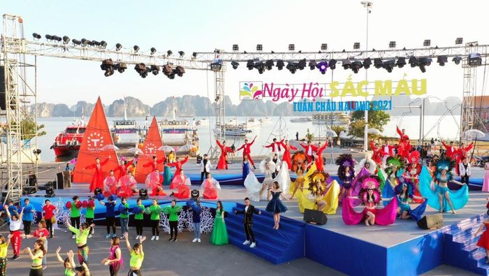 Carnaval mùa Đông Hạ Long 2022 sẽ sử dụng sân khấu di động, thay cho sân khấu chính cố định như sự kiện năm 2021. Ảnh: Minh Hà