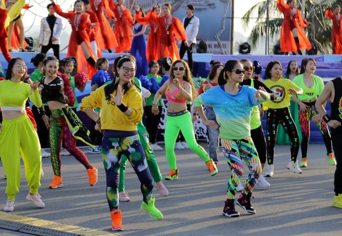 Sôi động trong những vũ khúc cùng Carnaval mùa Đông 2021. Ảnh: Minh Hà