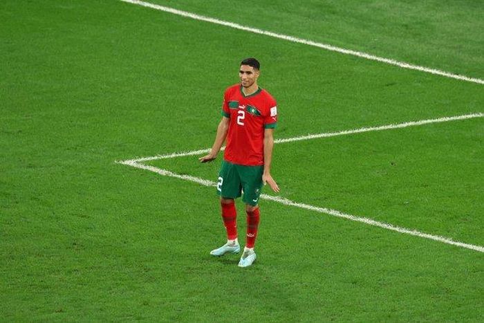 Achraf Hakimi ăn mừng sau khi ghi bàn quyết định vào lưới Tây Ban Nha