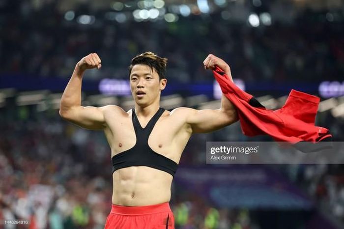 Hwang Hee-Chan ghi bàn thắng muộn vào lưới Bồ Đào Nha. Ảnh: Getty Images