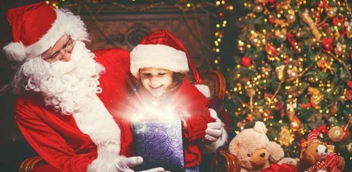 Noel nên tặng quà gì? Hãy tùy từng độ tuổi và mức độ phát triển của trẻ để lựa những món quà phù hợp.