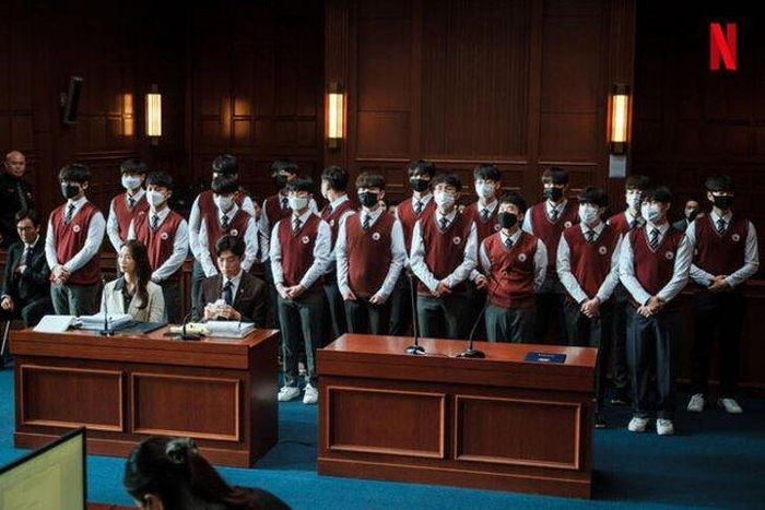 Cảnh trong phim "Juvenile Justice"