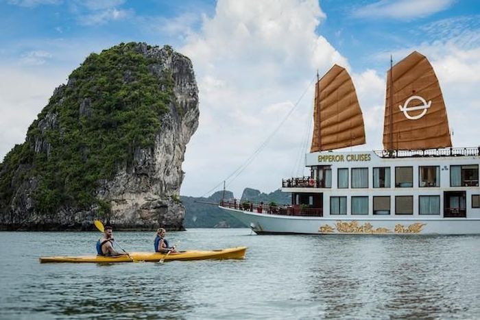 Du khách quốc tế thích hòa mình với thiên nhiên và di sản