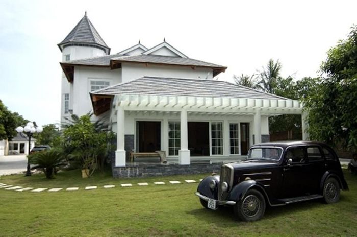 Năm 2014, một căn biệt thự theo phong cách Châu Âu của một đại gia Thanh Hóa khác cũng khiến mọi người trầm trồ. Ảnh: TTVN