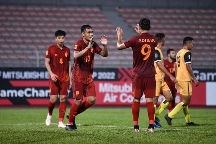  Thái Lan có khởi đầu suôn sẻ.