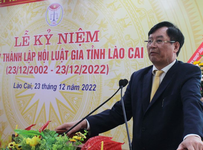 Phó Chủ tịch, Tổng Thư ký Hội Luật gia Việt Nam Trần Công Phàn phát biểu tại lễ kỷ niệm.