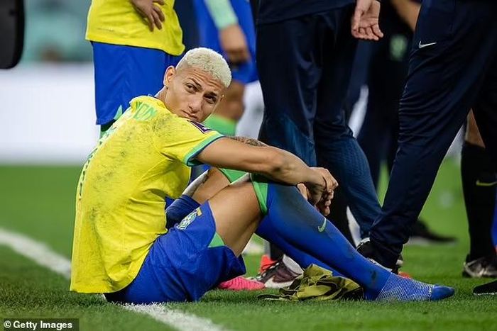 Richarlison sẽ phải nghỉ 3-4 tuần do chấn thương gân khoeo.