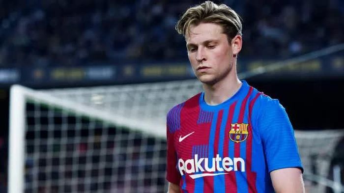 De Jong hứa với HLV Ten Hag sẽ cân nhắc khả năng tới MU