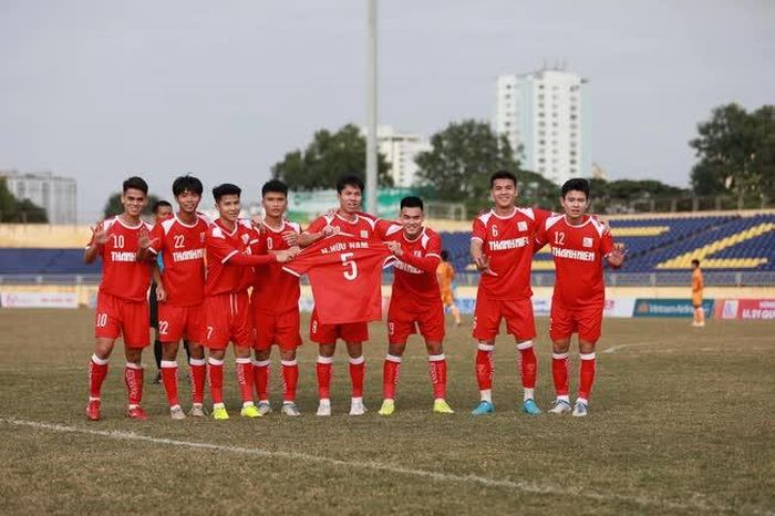 Khuất Văn Khang (số 10) tham dự trận tứ kết VCK U21 QG. ảnh Viettel FC