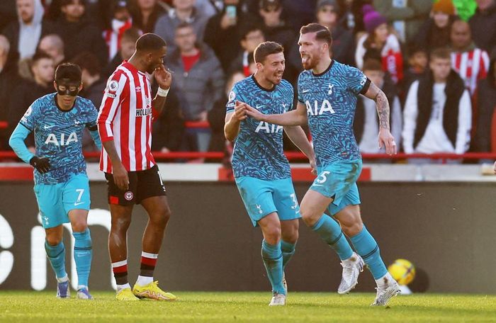 Tottenham có hai bàn thắng trong vòng 6 phút giữa hiệp hai