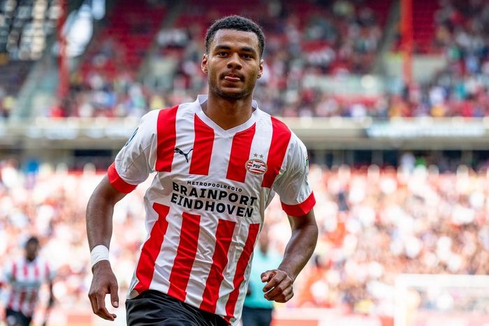 PSV đồng ý bán tiền đạo 23 tuổi với mức phí kỷ lục của CLB