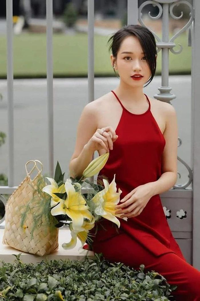 Áo dài cổ yếm