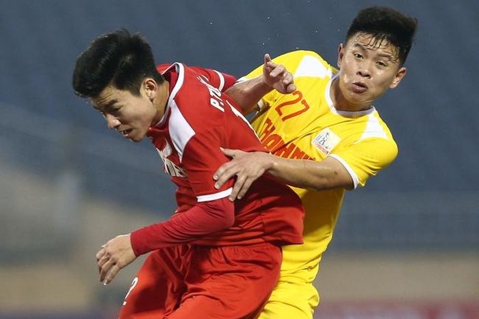 Mãi đến khi Hà Nội lần thứ hai vươn lên dẫn trước với tỷ số 2-1, Tuấn Tài mới dần được đẩy cao và chỉ tập trung vào tấn công trên phần sân đối thủ hơn khâu phòng ngự khi có đồng đội bọc lót phía sau