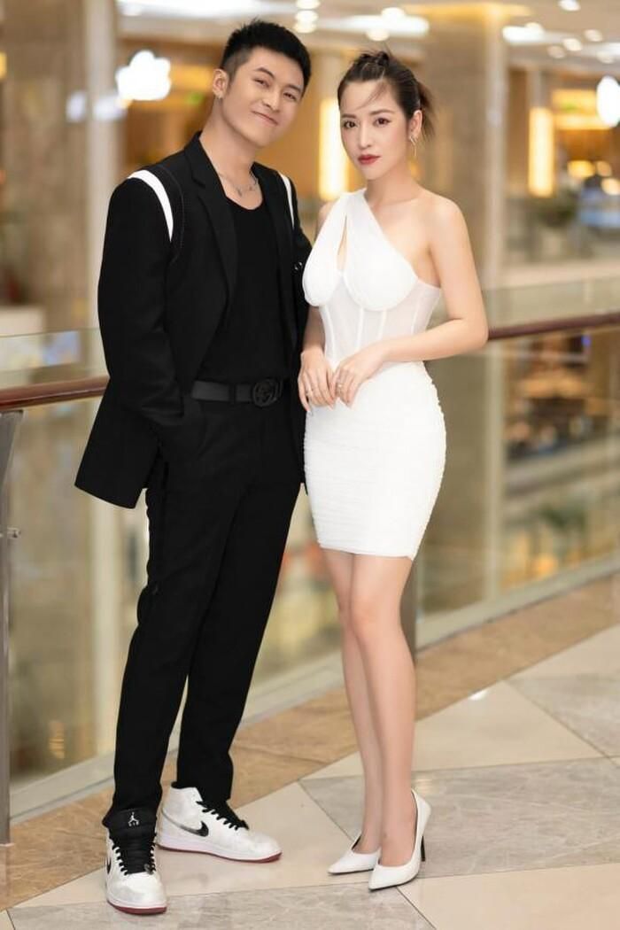 Ở trong công việc lẫn cuộc sống đời thường, Puka và Gin Tuấn Kiệt đều xuất hiện như "hình với bóng" càng khiến tin đồn hẹn hò giữa cả hai được nhiều khán giả bày tỏ sự tin tưởng hơn bao giừ hết