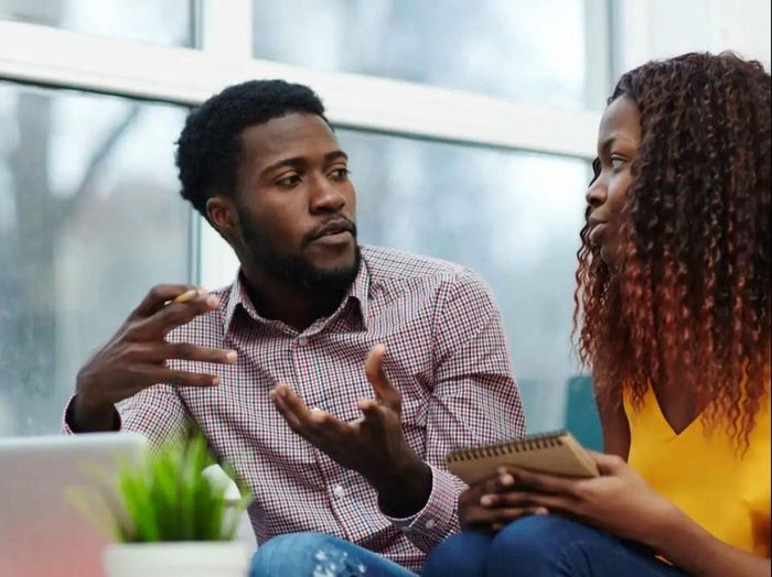 Thuật ngữ "mansplaining" thịnh hành trên mạng xã hội và được nhiều người sử dụng. Ảnh: Shutterstock.