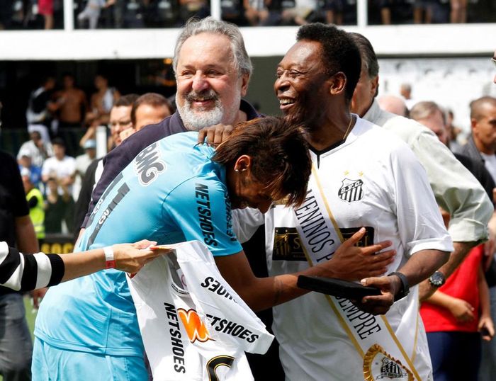 Pele là người rất quan trọng trong cuộc đời Neymar
