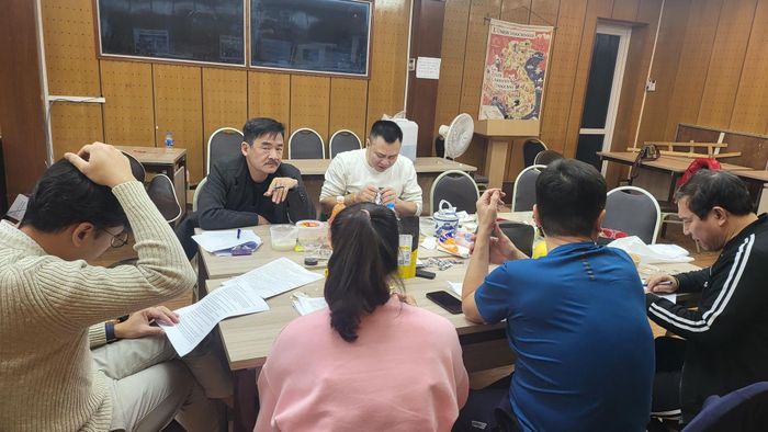 Nhiều người hâm mộ gửi lời chúc mừng tới nghệ sĩ Thanh Dương. "Hóng quá anh ơi chờ xem thần tượng của mình trong vai Táo mới", "Chào anh Táo lạ, chúc anh trở thành Táo quen" là những bình luận người hâm mộ gửi tới nghệ sĩ Thanh Dương khi biết tin anh cũng tham gia Táo Quân 2023.