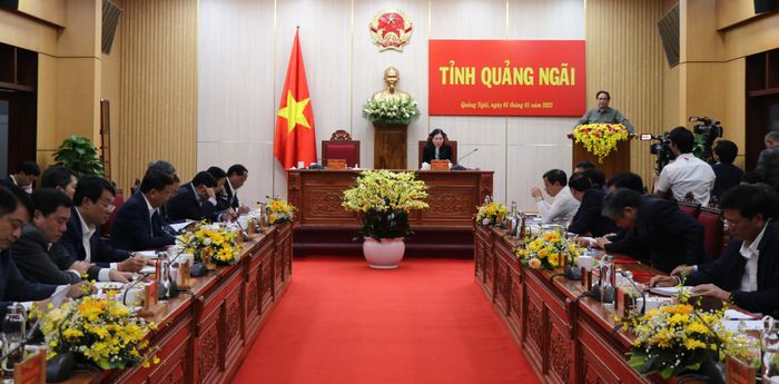 Quang cảnh buổi làm việc.