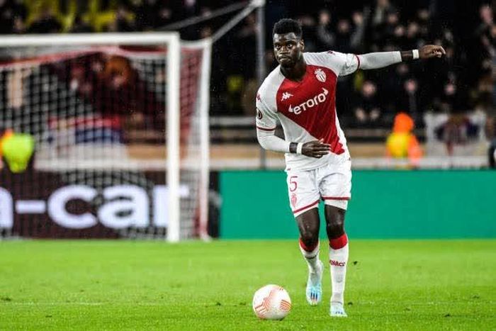 Chelsea chiêu mộ Badiashile từ Monaco