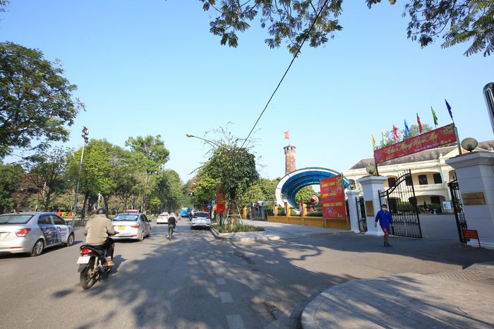 Trời tuy lạnh nhưng có nắng đẹp, rất thích hợp cho các hoạt động ngoài trời. 