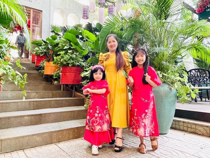 Nhiều gia đình tranh thủ ngày nghỉ Tết dương lịch để cùng nhau chụp hình lưu niệm. Ảnh: Trần Dung
