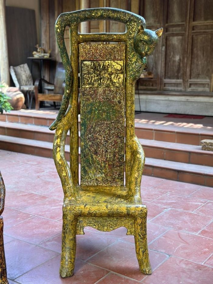 Kim mão phát lộc: Thể hiện sự tài năng và thành công.